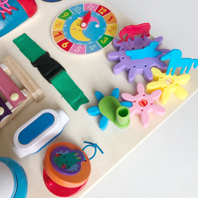 Tablero Educativo Montessori con Candados y Puzzles para Bebés - Image 8