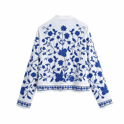 Blusa Retro de Porcelana Azul y Blanco con Bordado Artesanal - Image 11