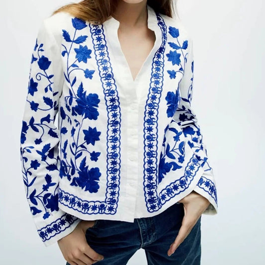 Blusa Retro de Porcelana Azul y Blanco con Bordado Artesanal