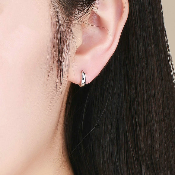 Aretes de Plata 925 Diseño Brillante y Minimalista