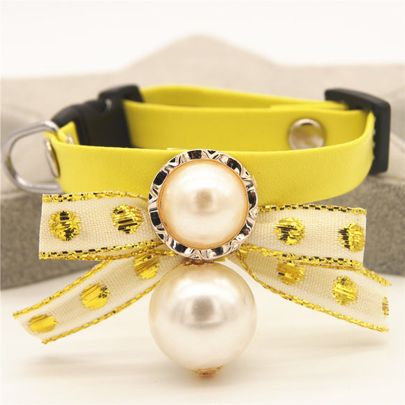 Collar Floral con Perlas Iridiscentes de Siete Colores para Gatos y Perros