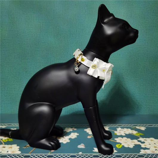 Collar de Gato Elegante con Encaje y Moño - Diseño de Vestido de Boda Ajustable - Image 4