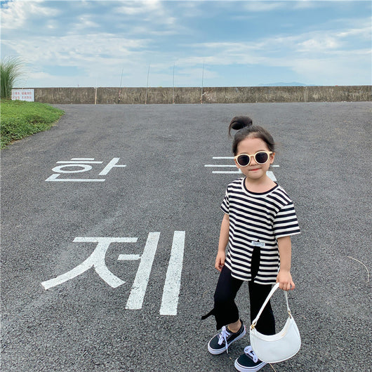 Camiseta Coreana Rayada Estilo Urbano - Manga Corta Ajustada - Image 16