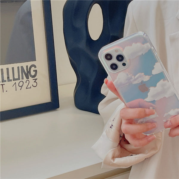 Funda para iPhone 12 Degradado Láser con Diseño de Nubes XR