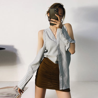Blusa Casual de Rayas con Hombros Descubiertos y Mangas Largas