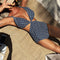 Bikini Gris Elegante con Diseño Sofisticado para Playa y Spa