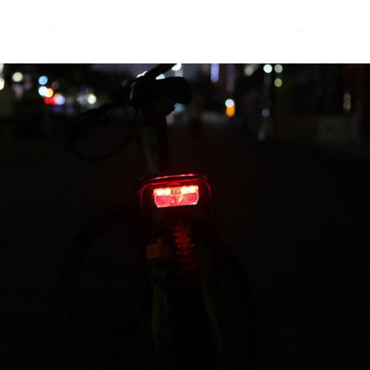 Luz Trasera LED para Bicicleta con Reflector y Batería AAA - Image 2