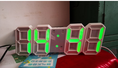 Reloj Digital LED 3D con Luz Luminosa - Diseño Moderno para el Hogar - Image 3