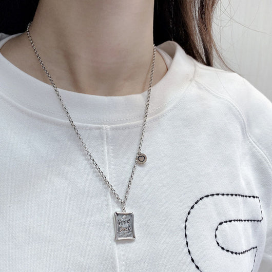 Collar de Buena Suerte Cuadrado Vintage con Dije de Amor - Image 8
