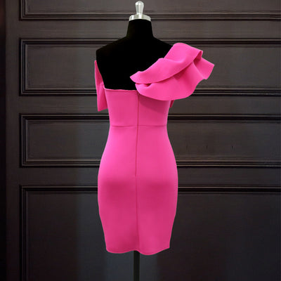 Vestido Asimétrico de Cintura Alta con Volante en un Hombro - Image 10