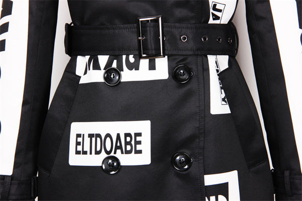 Abrigo Trinchera Oversized Doble Botonadura con Estampado de Letras