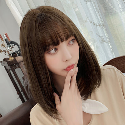 Peluca Corta Estilo Bobo Japonés con Flequillo Aireado - Corte Facial Rejuvenecedor - Image 3