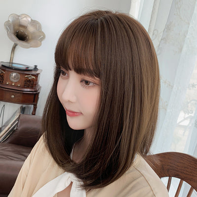 Peluca Corta Estilo Bobo Japonés con Flequillo Aireado - Corte Facial Rejuvenecedor - Image 4