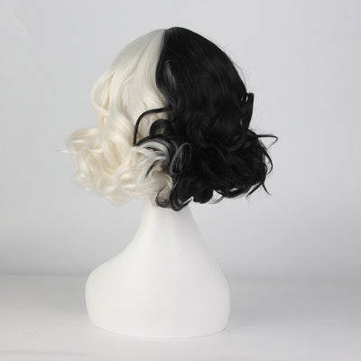 Peluca Cruella Cosplay Anime Bicolor Negro y Blanco Cabello Rizado Corto - Image 7