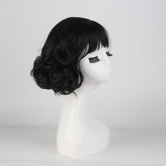 Peluca Cruella Cosplay Anime Bicolor Negro y Blanco Cabello Rizado Corto - Image 3