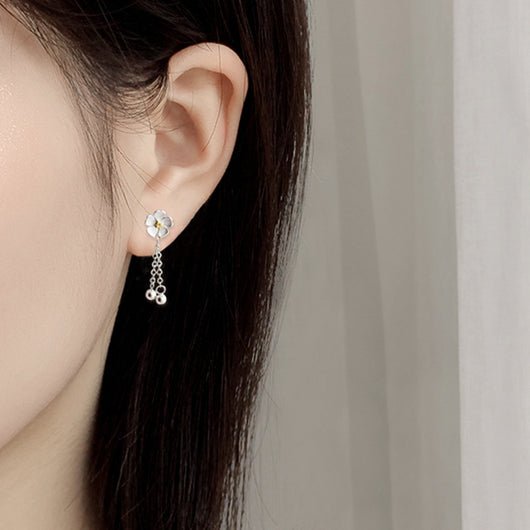 Aretes Largos de Flor de Cerezo con Borla Literaria Minimalista - Image 3