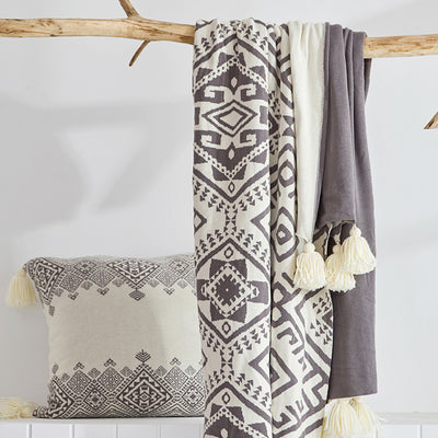 Manta de Algodón Tejida con Borlas - Comodidad y Estilo para tu Hogar - Image 5