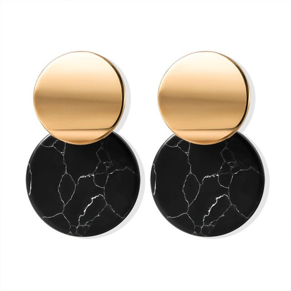 Aretes Colgantes Geométricos Dorados con Concha - Diseño Coreano Moderno