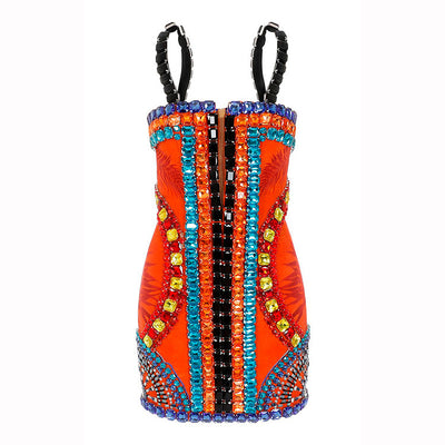 Vestido Ajustado de Fiesta con Tirantes Brillantes y Escote Halter - Image 9
