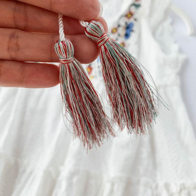Blusa Vaquera Blanca con Bordado de Flecos y Detalles de Madera - Image 13