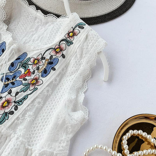 Blusa Vaquera Blanca con Bordado de Flecos y Detalles de Madera - Image 8