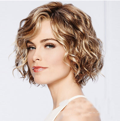 Peluca Corta Rizada Degradado Dorado - Cabello Sintético Premium