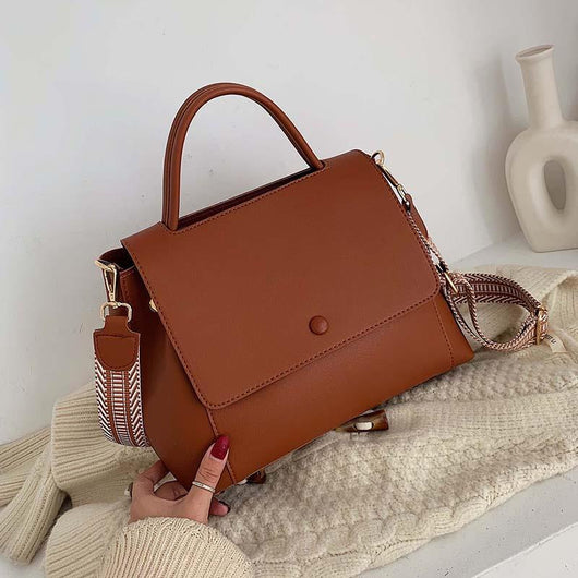 Bolsa Mensajera Estilo Occidental Versátil y Elegante - Image 5