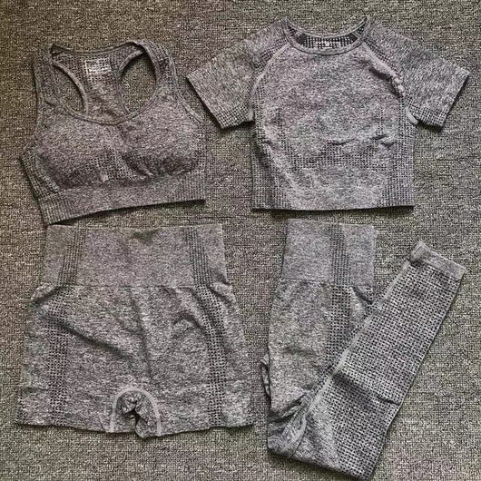 Conjunto Deportivo Yoga Sin Costuras: Leggings Cortos y Top Crop - Image 12