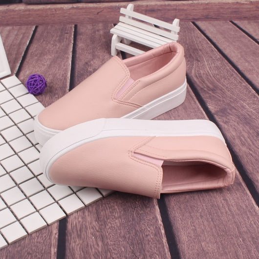 Mocasín de Cuero para Mujer con Diseño Asimétrico - Image 7