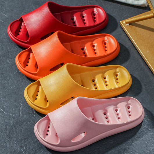 Sandalias y Pantuflas de Verano con Perforaciones
