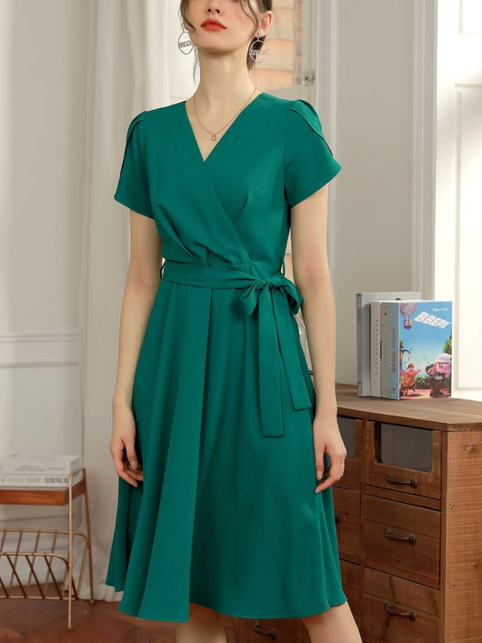 Vestido Francés Elegante con Escote V - Diseño Maduro y Rejuvenecedor - Image 11