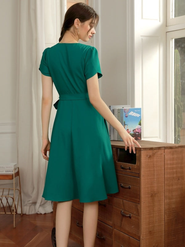 Vestido Francés Elegante con Escote V - Diseño Maduro y Rejuvenecedor