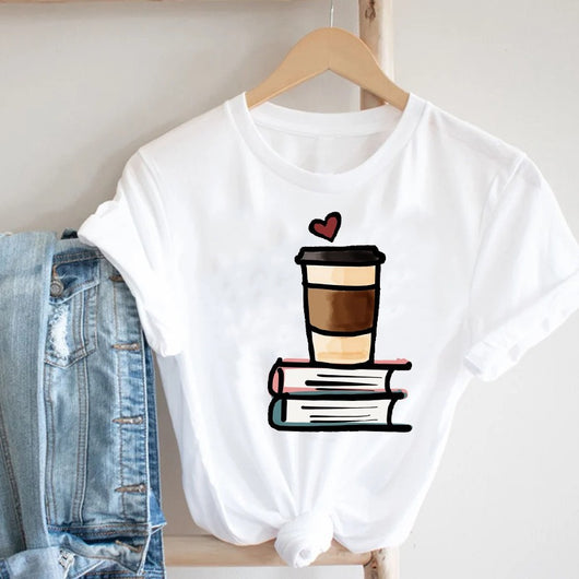 Playera Femenina Manga Corta con Estampado de Mariposas - Image 25