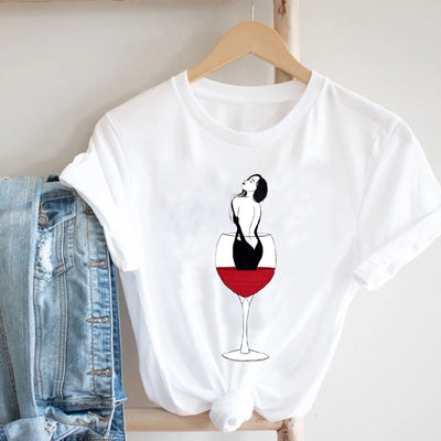 Playera Femenina Manga Corta con Estampado de Mariposas - Image 10