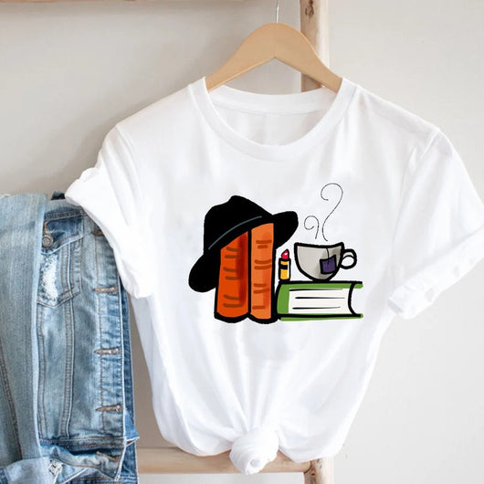 Playera Femenina Manga Corta con Estampado de Mariposas - Image 8