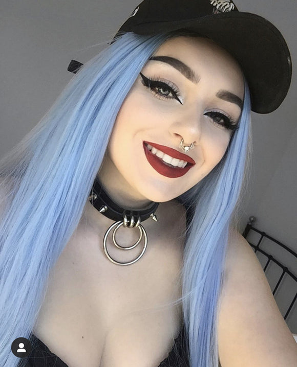 Peluca Larga Degradada Negra a Azul Cielo - Cabello Sintético Liso con Raya al Centro