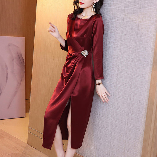 Vestido Largo de Satén Rojo Elegante para Mujer - Image 9