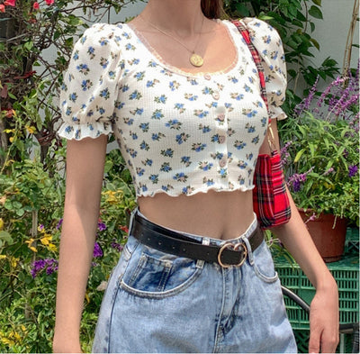 Blusa Crop con Encaje Floral y Mangas Puff Laterales - Image 7