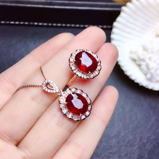 Conjunto Colgante de Anillo Rubí con Cristales - Image 8