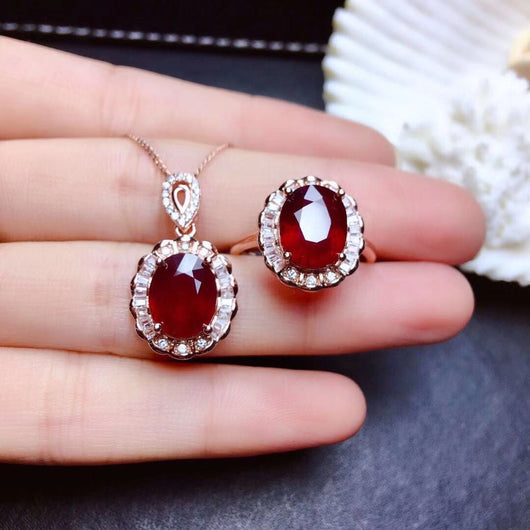 Conjunto Colgante de Anillo Rubí con Cristales