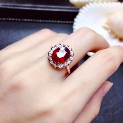 Conjunto Colgante de Anillo Rubí con Cristales - Image 3