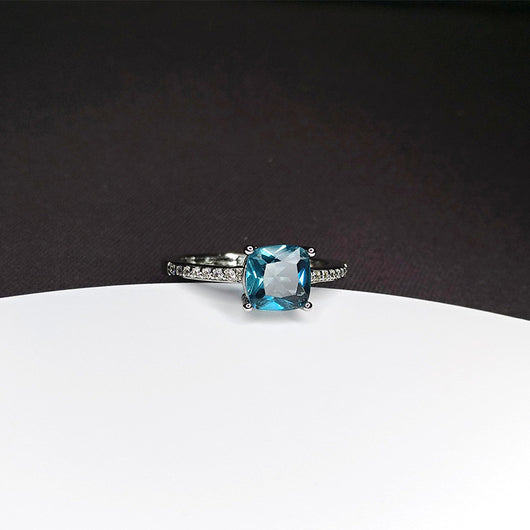 Anillo de Diamante Moissanita con Zafiro de Cuatro Puntas - Estilo Europeo y Americano - Image 4