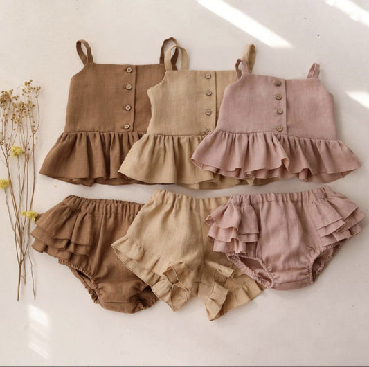 Conjunto de Verano para Bebé Niña - Top con Tirantes y Shorts Volantes