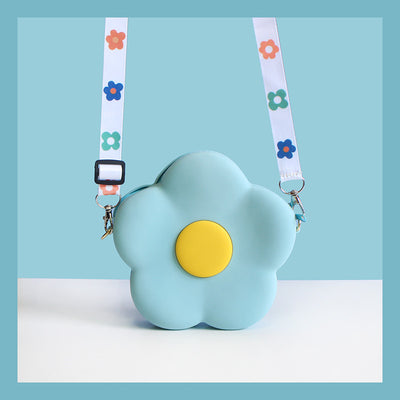 Bolsa Bandolera Pequeña para Niña con Cadena y Corazón Floral - Image 6