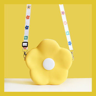 Bolsa Bandolera Pequeña para Niña con Cadena y Corazón Floral - Image 2