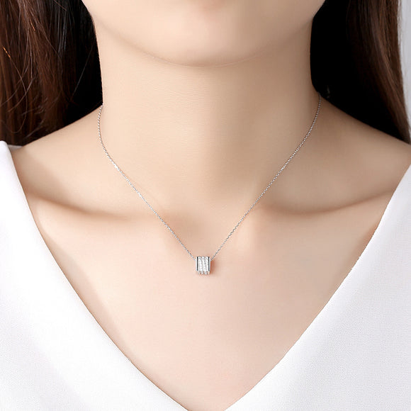 Collar Colgante de Plata Esterlina con Zirconia - Joyería Elegante para Mujer