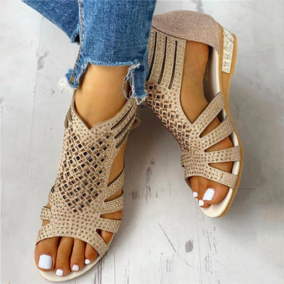 Sandalias Romanas Planas con Strass y Recortes - Image 10