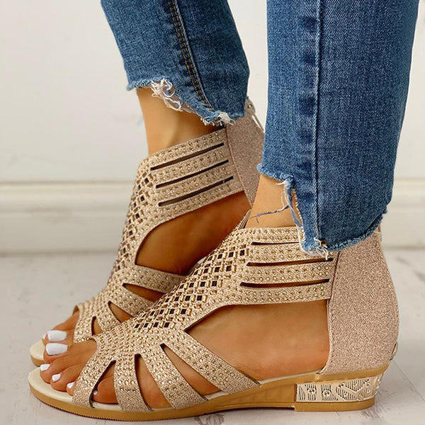 Sandalias Romanas Planas con Strass y Recortes
