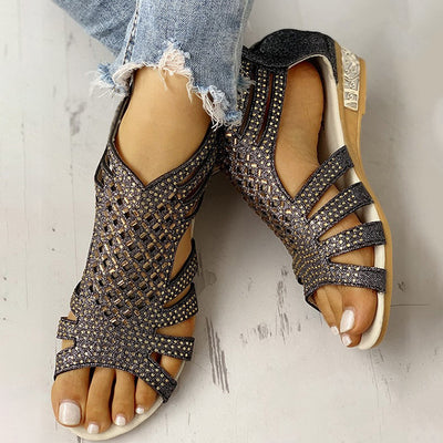 Sandalias Romanas Planas con Strass y Recortes - Image 4