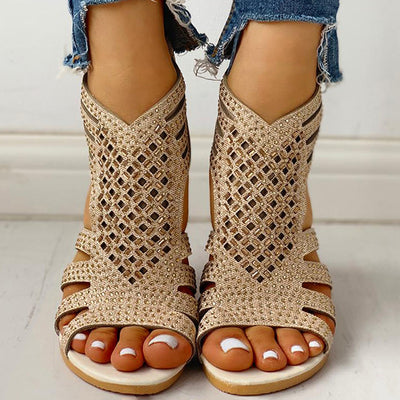Sandalias Romanas Planas con Strass y Recortes